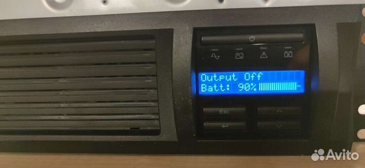 Источник бесперебойного питания APC smt2200rmi2u