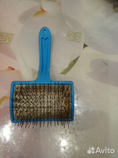 Щётка для расчёсывания меха, а так же шерсти живот
