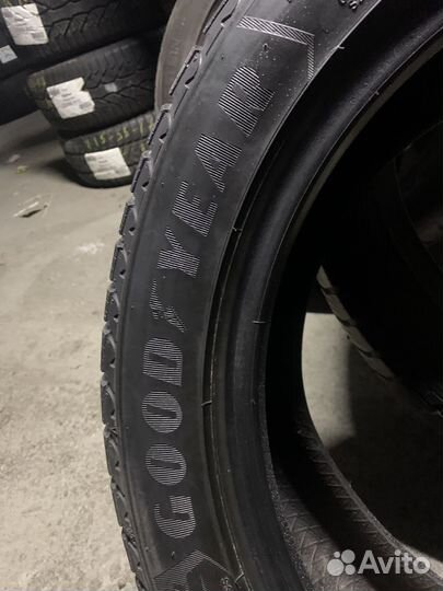 Goodyear UltraGrip 8 Performance 245/45 R18 100V