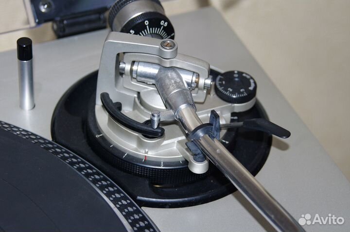 Проигрыватель винила Technics SL-1600 MK2 Комплект