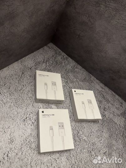 Зарядный кабель на iPhone lightning
