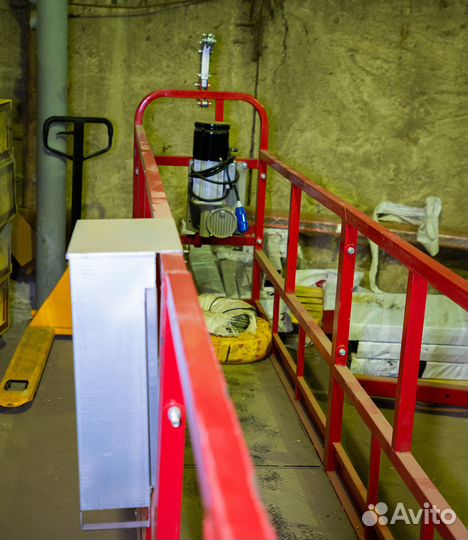 Фасадный подъемник люлька TOR ZLP630