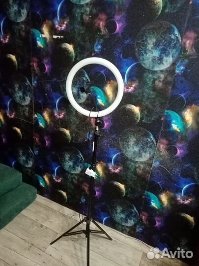 Лампа и кушетка для наращивания ресниц