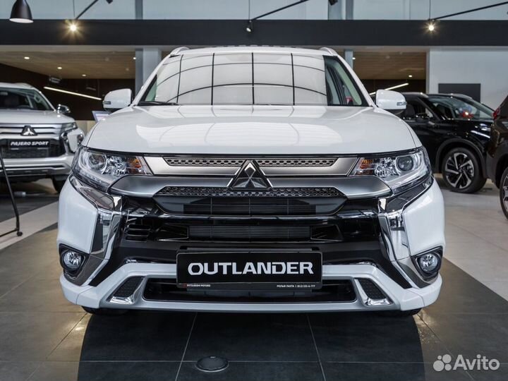 Mitsubishi Outlander 2.0 CVT, 2022