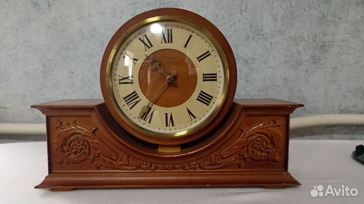 Настольные часы 