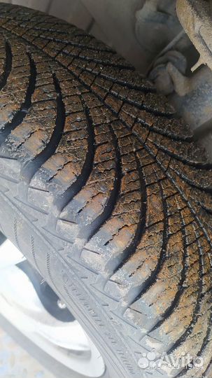 Goodyear Vector 4Seasons Gen-2 175/70 R14 84T