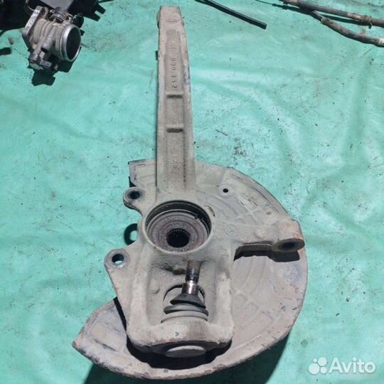 Поворотные кулаки переднее Mercedes-Benz M W164