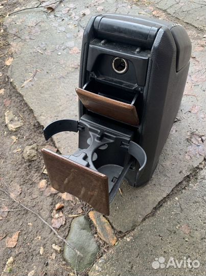 Volvo XC90 подлокотник