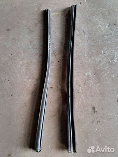 Уплотнитель стекла задний на Volkswagen Touareg