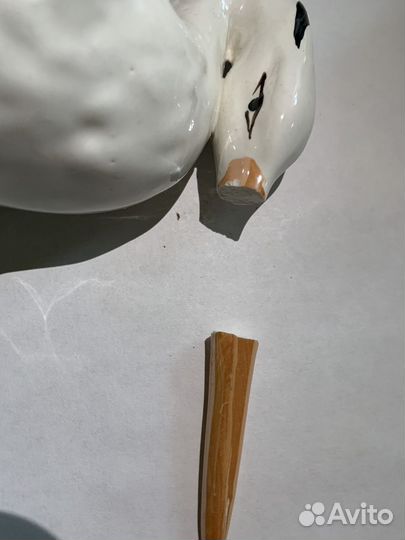 Фарфоровая фигурка цапля и лягушка