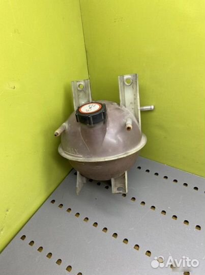 Бачок ож Ford Transit 5 2.5TD