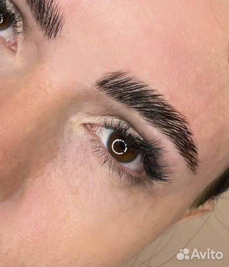 Мастер бровист