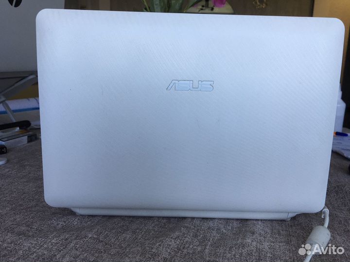 Нетбук Asus eee pc 1011px