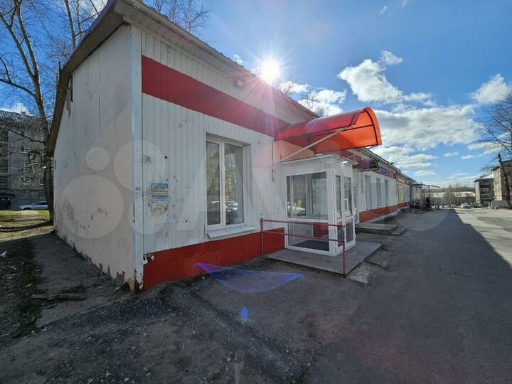 Здание, 605 м²