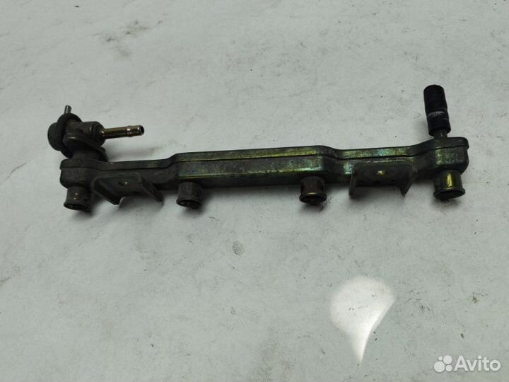 Топливная рампа Nissan Bluebird QG18 2001