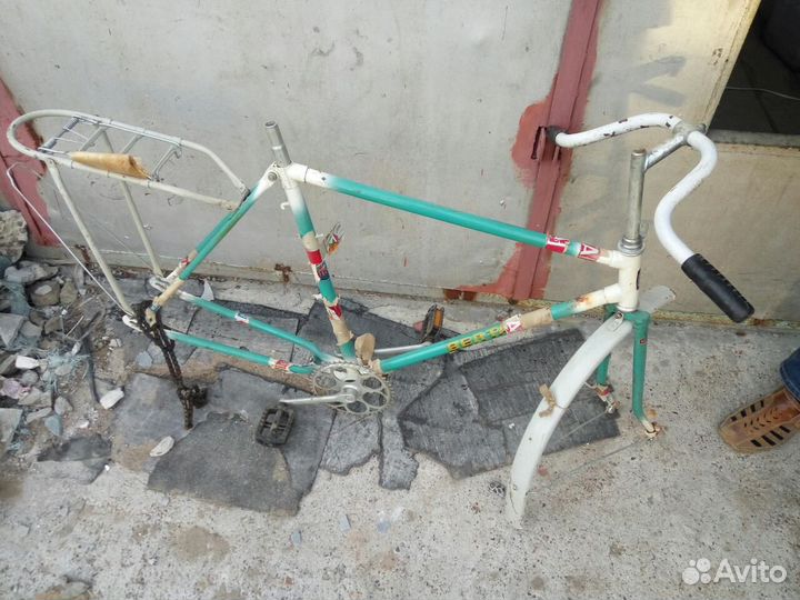 23 рамы и запчасти на велосипед Урал (1997)