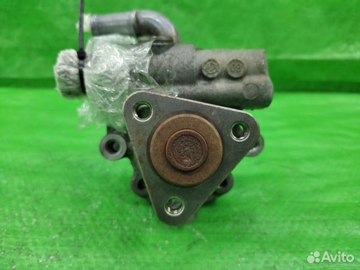 Насос гур контракт 3.2/3.6 7L6422154E VAG