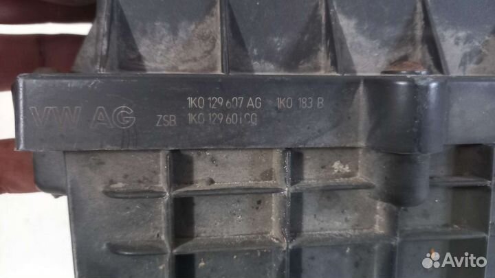 Корпус воздушного фильтра Skoda Octavia A5