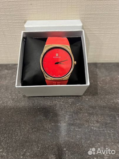 Часы наручные женские