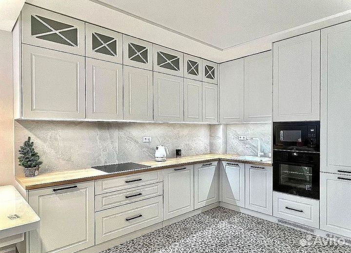 Кухня до потолка