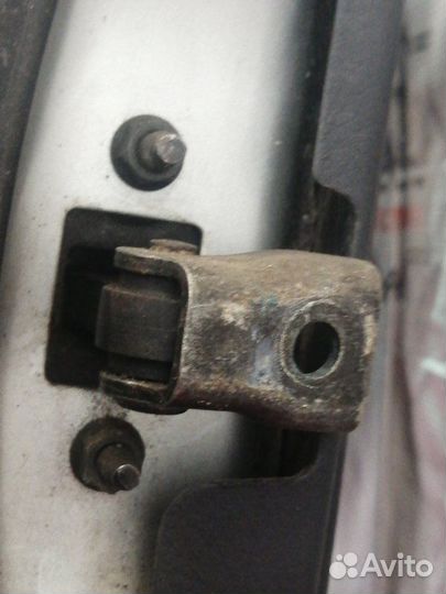 Ограничитель двери передний правый Toyota Avensis