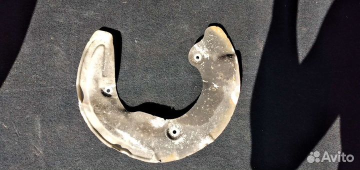 Пыльник передней правой ступицы колеса