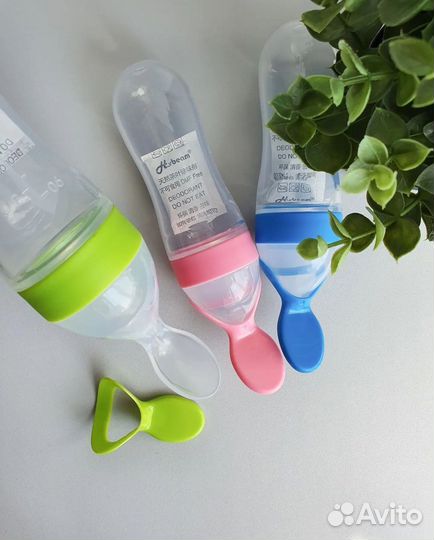 Силиконовая бутылочка с ложкой для кормления