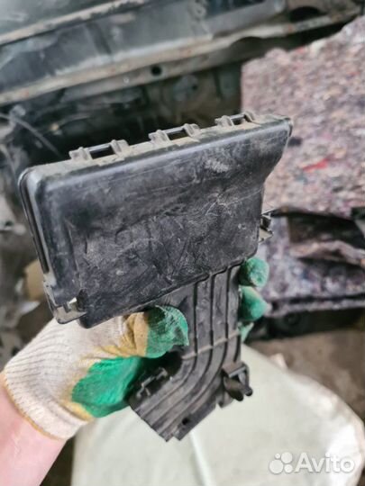 Корпус блока предохранителей Renault Fluence седан