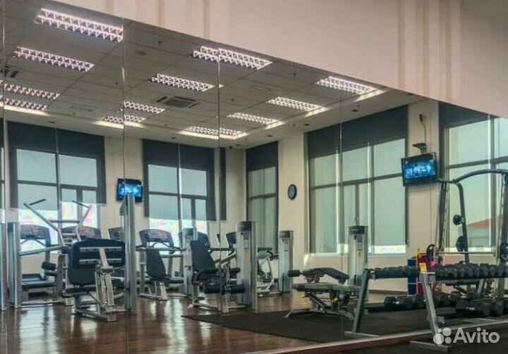 Спортзальные зеркала и стекла