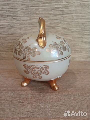 Антикварная фарфоровая бонбоньерка