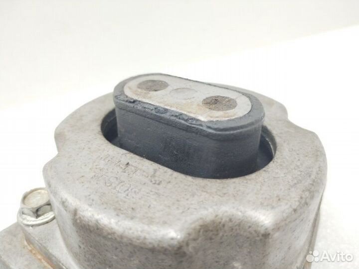 Подушка АКПП Chrysler 300C LX 2.7 2004