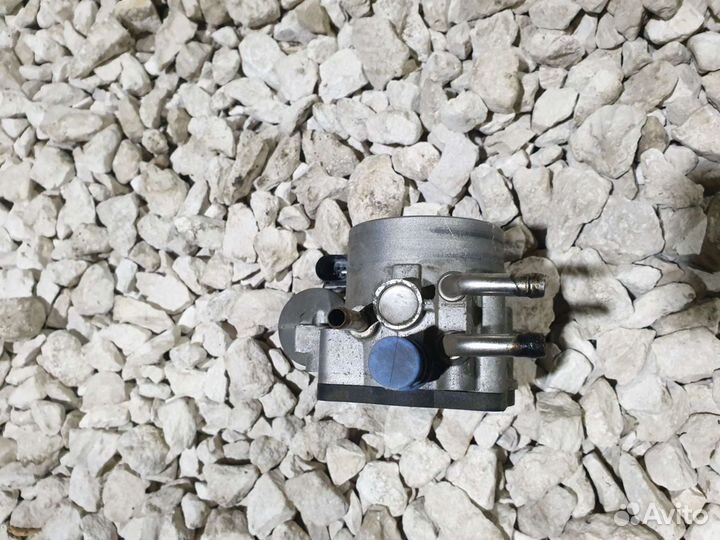 Дроссельная заслонка Volkswagen Passat B5+