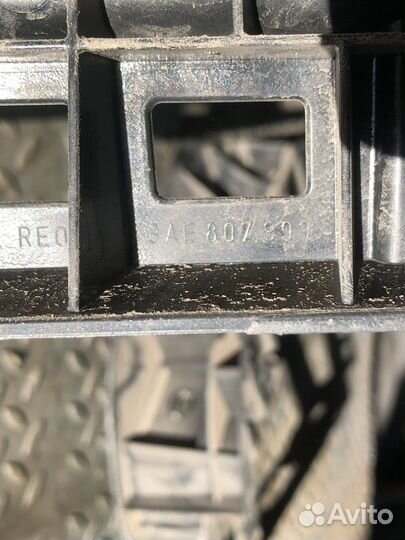 Кронштейн заднего бампера правый