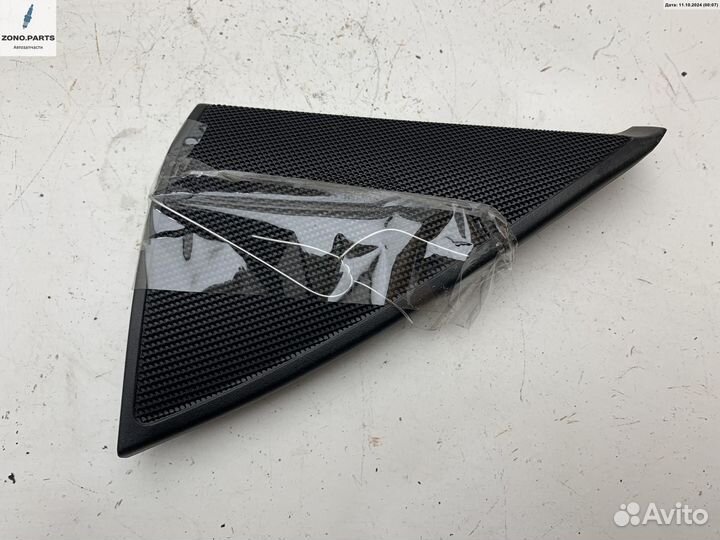 Сетка (решетка) динамика 2047200148 на Mercedes W204 (C)