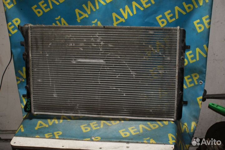 Основной радиатор охлаждения Volkswagen Bora