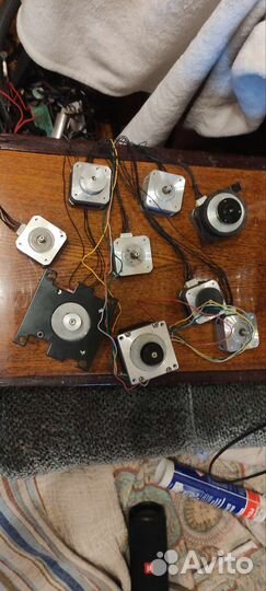 Шаговый двигатель