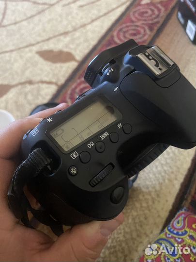 Зеркальный фотоаппарат Canon 60d