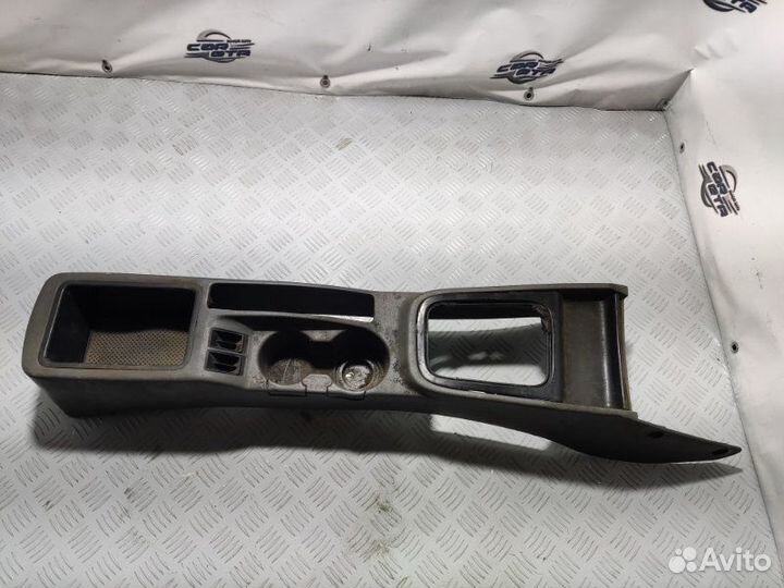 Консоль между сидений Kia Spectra 1.6 S6D 2008