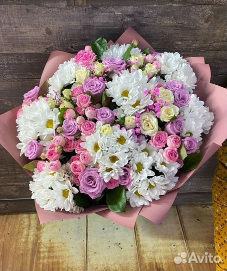 Букет микс хризантем,роз и кустовой розы