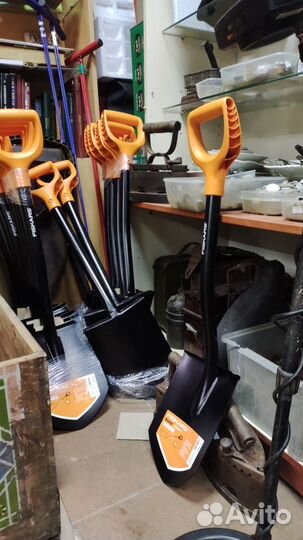 Штыковая укороченная лопата кладоискателя fiskars