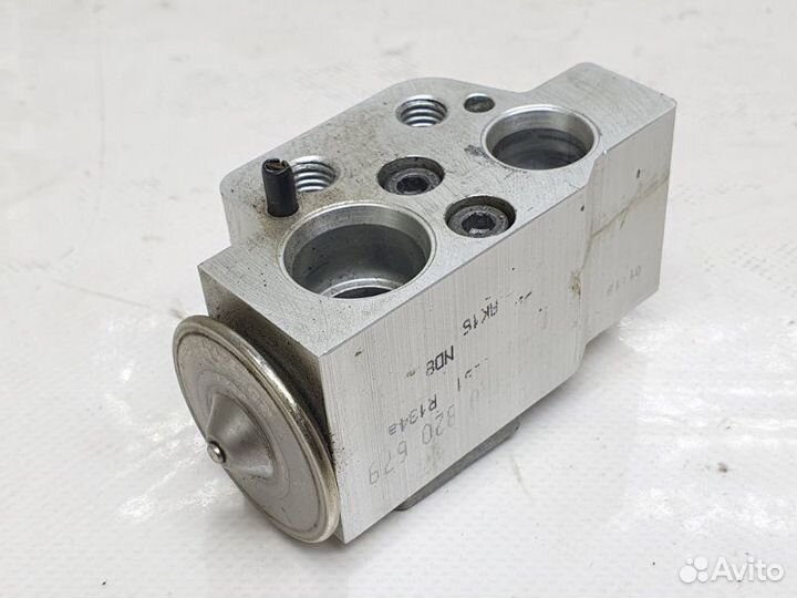 Клапан кондиционера Volkswagen Golf 6 2.0 TDI 2010