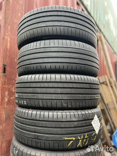 Pirelli P Zero PZ4 225/45 R19