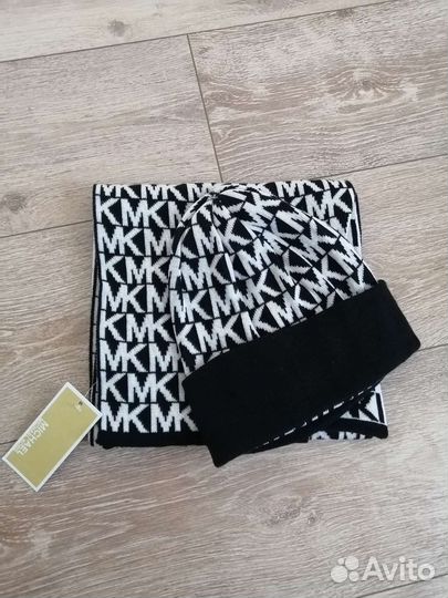 Комплект шапка +шарф MK