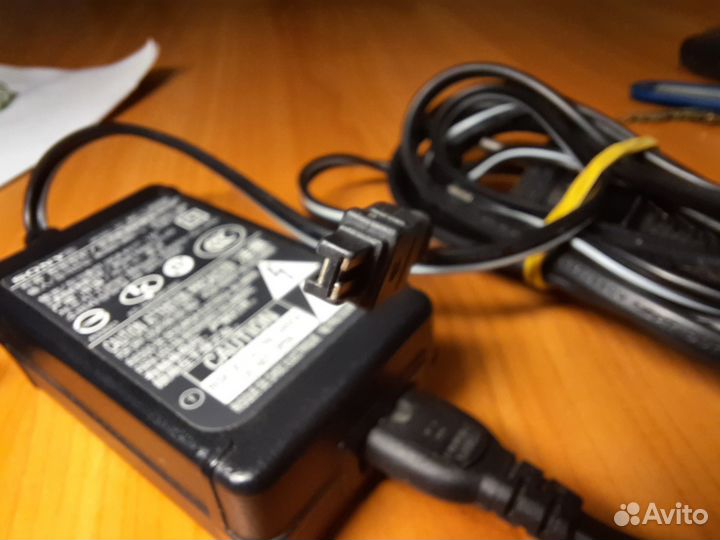 Блок питания Sony AC-L200