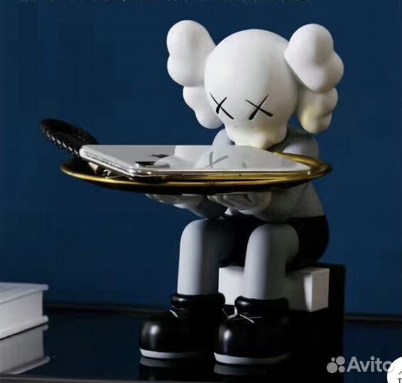 Подставка для украшений/часов/ключей «kaws.»