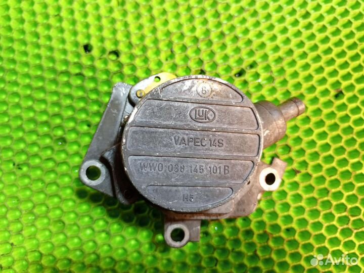 Насос вакуумный Skoda Octavia