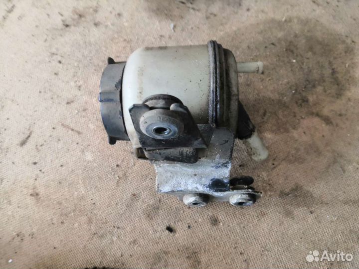 Бачок гура ниссан ад Y11