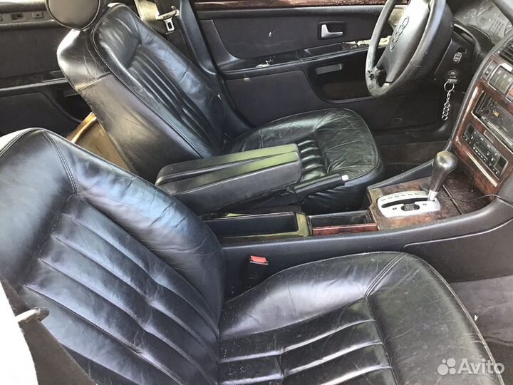 Салон на Audi A8