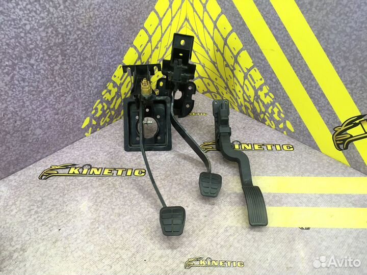 Педаль Чери Фора Вортекс Эстина