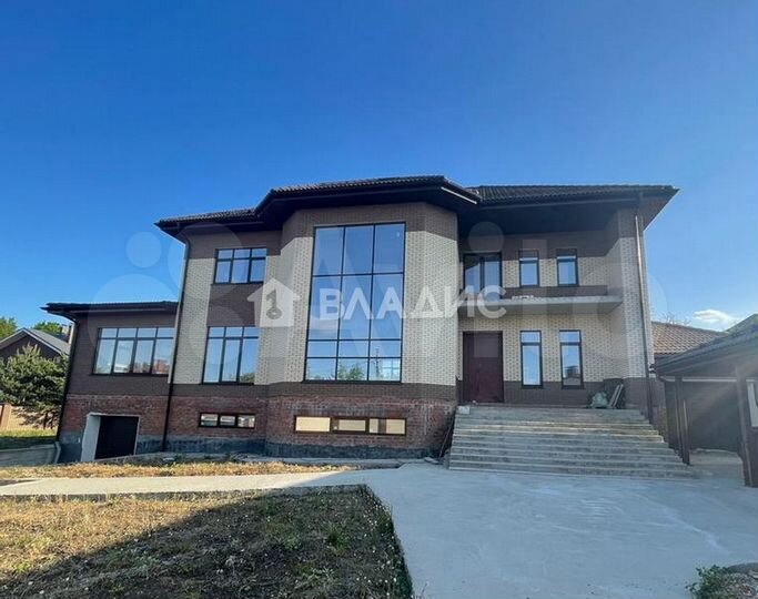 Дом 600 м² на участке 15 сот.